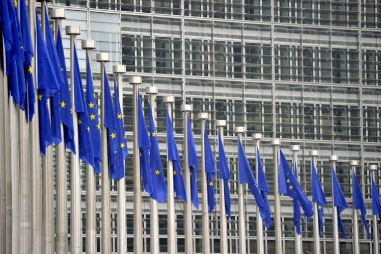 Διχασμένη η Ε.Ε. απέναντι στην πανδημία