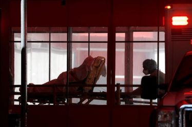Κορωνοϊός: Δραματική πρωτιά για ΗΠΑ – Δύο τρισ. δολάρια «ρίχνει»…