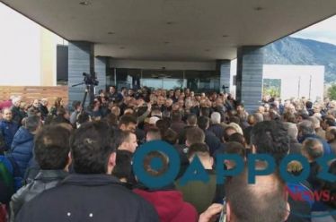 ΤΟ ΠΑΜΕ ΣΥΝΕΧΙΖΕΙ ΜΙΑ ΑΔΙΕΞΟΔΗ ΠΟΛΙΤΙΚΗ