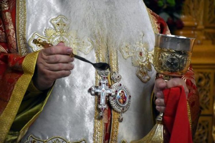 Απειλητικά τηλεφωνήματα απο τον Θεό δέχονται τις τελευταίες ημέρες οι Έλληνες λοιμωξιολόγοι