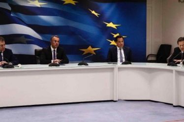 Χρ. Σταϊκούρας: Τετράμηνη αναστολή φόρων, 800 ευρώ σε εργαζόμενους που…
