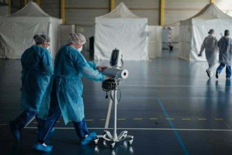 Η πρόωρη άρση των μέτρων μπορεί να πυροδοτήσει κύμα κορονοϊού το καλοκαίρι