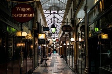 Γαλλία: Η οικονομική δραστηριότητα υποχώρησε στο 65% του φυσιολογικού