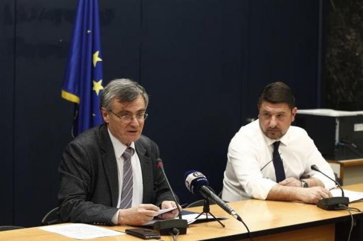 Δημοσκόπηση MRB για τον κορωνοϊό: Πώς βαθμολογείται η κυβέρνηση, τι λένε οι πολίτες για Τσιόδρα-Χαρδαλιά