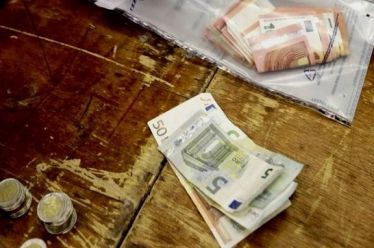 Κορωνοϊός-Εφορία: Ανατροπές σε πρόστιμα και φορολογικούς ελέγχους – Ποιοι «γλιτώνουν»