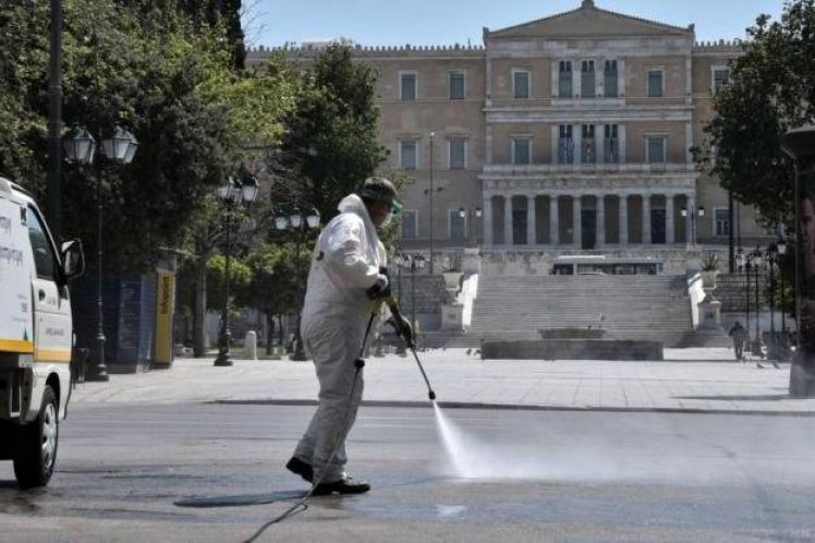 Σταδιακή άρση των μέτρων από τις 4 Μαΐου εξετάζει το Μέγαρο Μαξίμου