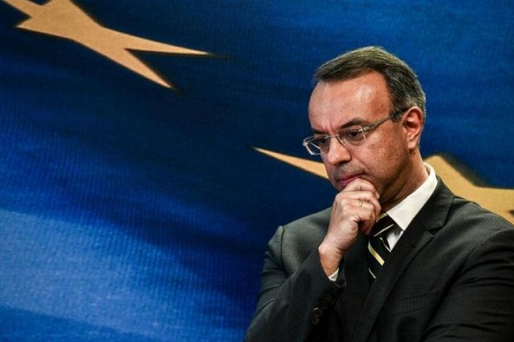 «Χέρι» στο μαξιλάρι ξεκίνησε να βάζει η κυβέρνηση