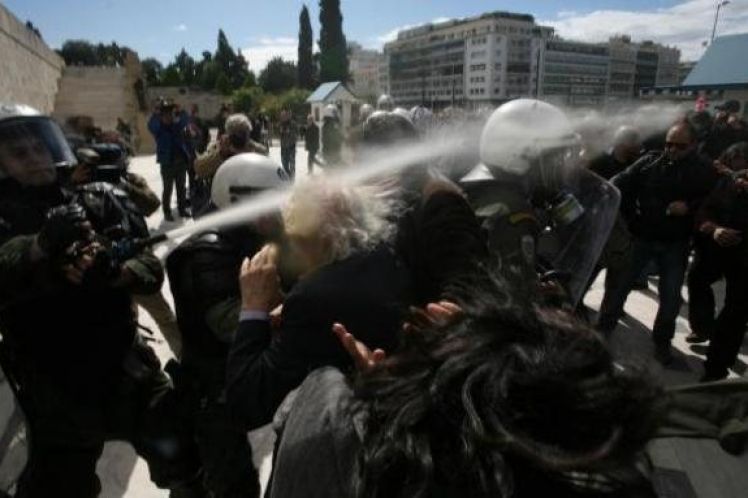 Αποχαιρετώντας τον Μανώλη Γλέζο