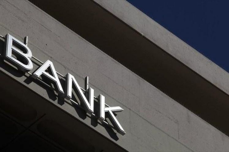 Handelsblatt: Ο κορωνοϊός «χτυπά» τις ελληνικές τράπεζες