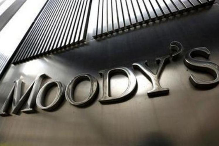 Moody’s: Υποβάθμιση του outlook πέντε ελληνικών τραπεζών