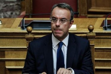 Σταϊκούρας: Σε ποιους κλάδους σχεδιάζεται μείωση του ΦΠΑ