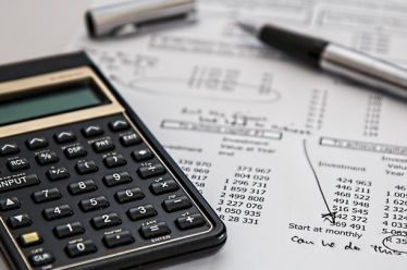 Μειώθηκε κατά 7,9% το έλλειμμα του εμπορικού ισοζυγίου τον Μάρτιο