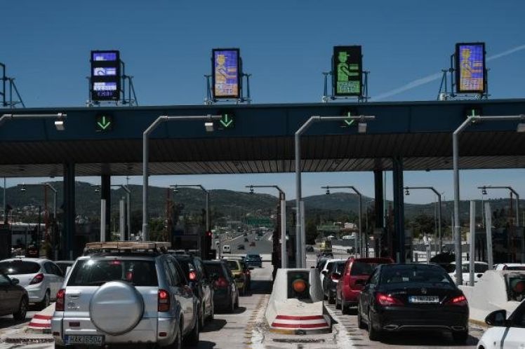 Υπαρκτή αλλά μειωμένη η έξοδος των Αθηναίων – Πτώση 20% της κίνησης στις Εθνικές Οδούς