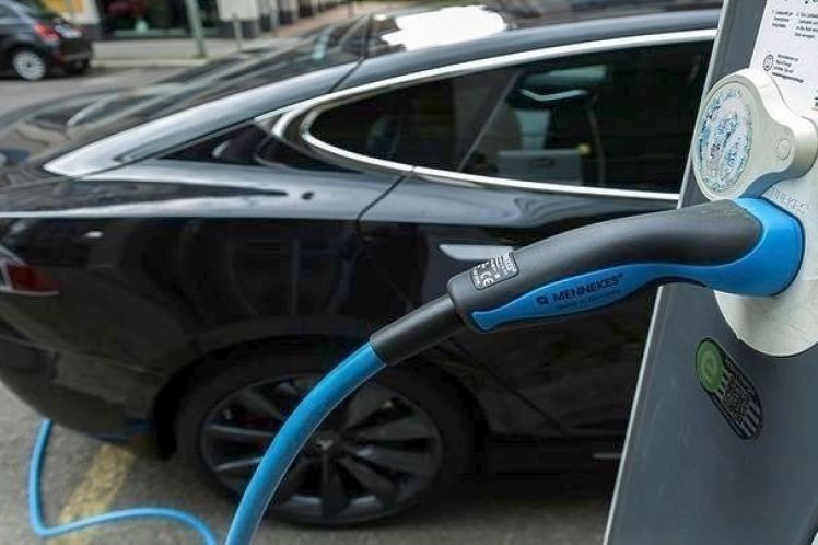 Υποχρεωτική η υποδομή για φορτιστές ηλεκτρικών οχημάτων σε πολυκατοικίες για άδειες από τον Μάρτιο του 2021