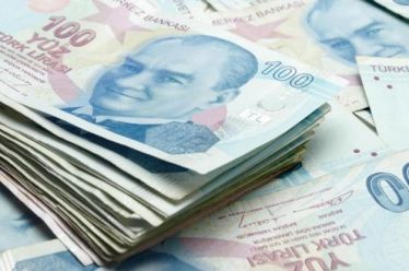Κατρακύλα χωρίς φρένα – Προς ιστορικό χαμηλό η τουρκική λίρα