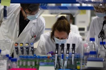 Κικίλιας: «Στα τέλη Δεκεμβρίου η πρώτη δόση εμβολίου στην Ελλάδα»