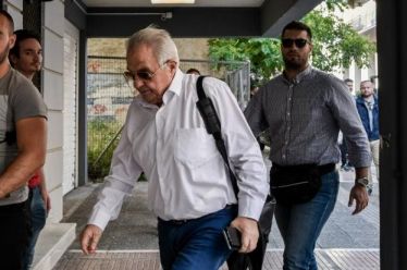 ΣΥΡΙΖΑ: Ερχεται παραίτηση Φλαμπουράρη; – Η συμφωνία του Τσίπρα με…