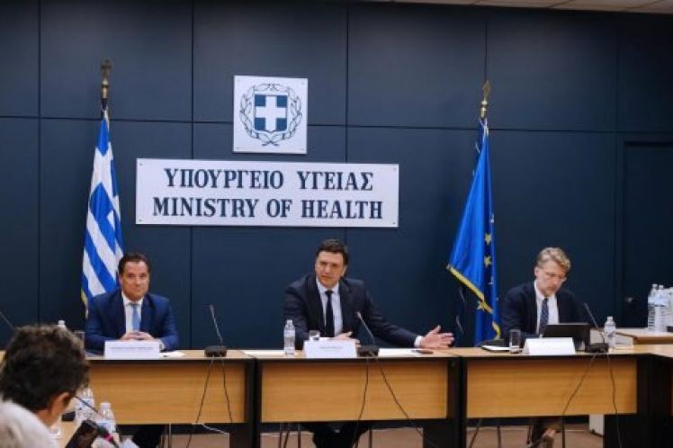 Κανονικά μπορούμε να επισκεπτόμαστε μέλη ευπαθών ομάδων που δεν συμπαθούμε, σύμφωνα με το Υπουργείο Υγείας