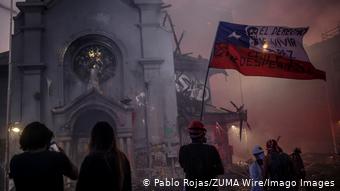 Από τις πρόσφατες βίαιες διαδηλώσεις στο Σαντιάγο της Χιλής