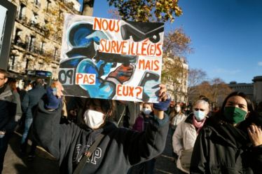 Η Γαλλία σε σκοτεινό τούνελ