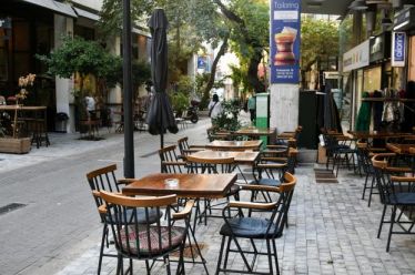 Καταρρέουν εστίαση-ξενοδοχεία: Έχασαν τζίρο 3,2 δισ. ευρώ το γ’ τρίμηνο