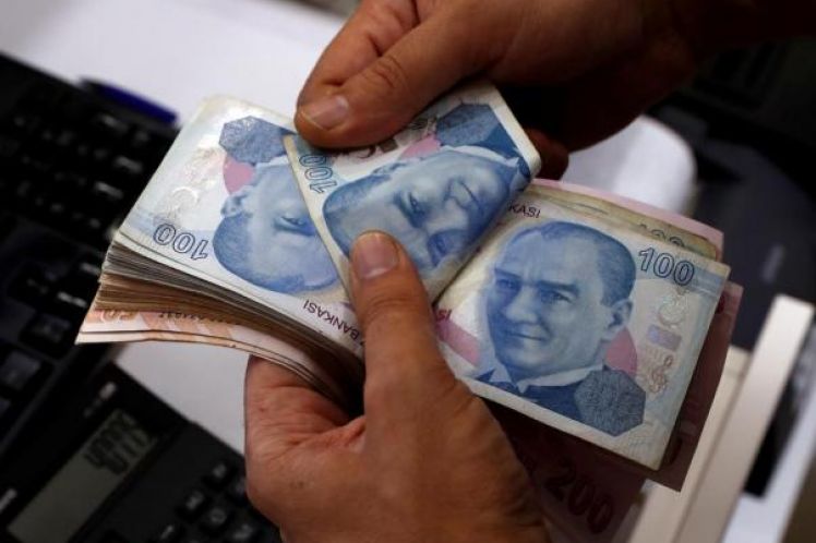 Καλπάζει ο πληθωρισμός στην Τουρκία, καταρρέει η λίρα