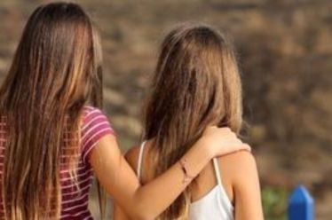Η κοινωνική απομόνωση κάνει τους ανθρώπους να «πεινάνε» για παρέα