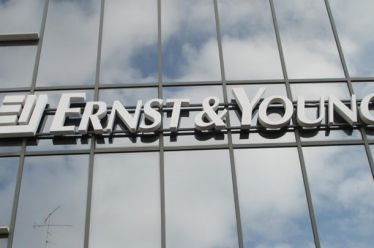 EY: Το 39% των καταναλωτών παγκοσμίως θα ψωνίζουν πλέον ηλεκτρονικά