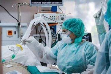Οι περισσότεροι θάνατοι από Covid-19 συμβαίνουν στην Ελλάδα – Η…