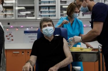 Εμβολιάστηκαν για να είναι ανέμελοι