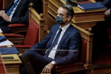 Η πανδημία ως «αποτυχία» του συστήματος υγείας και των γιατρών