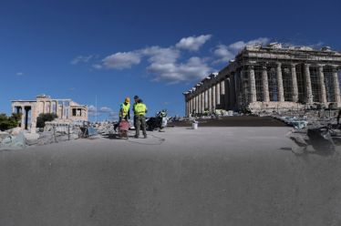 Έργα Ακρόπολης: Bουλώστε το, εκθέτετε τη χώρα…