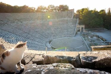 Του θεάτρου…