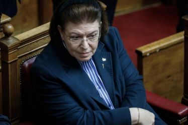 Γιατί 56 πνευματικοί ταγοί της χώρας συνιστούν Μενδώνη