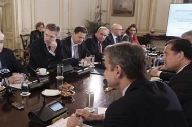«Επιτροπή Πισσαρίδη»: Τεμπελιά… οι πρόωρες (μειωμένες) συντάξεις!
