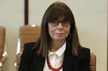 Και η Πρόεδρος σιωπά