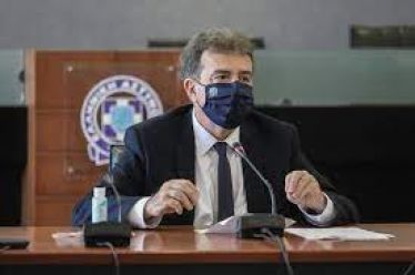 Ο Χρυσοχοϊδης πίσω από τα εξώδικα και τα εντάλματα σύλληψης