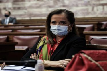 Η αλαζών Μπακογιάννη και οι ραγιάδες