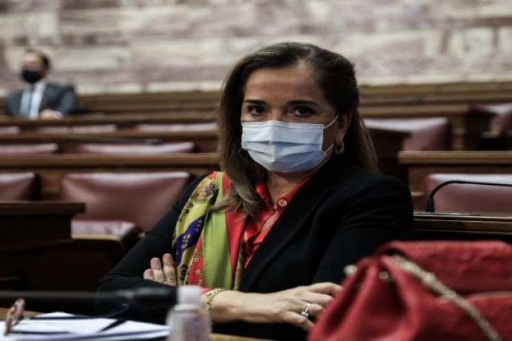 Η αλαζών Μπακογιάννη και οι ραγιάδες