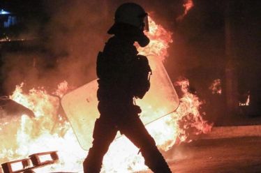 Σκηνοθεσία από την Ελληνική Αστυνομία
