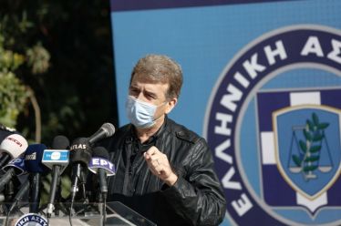 Λευκή βίβλος της αστυνομίας και πράσιν’ άλογα
