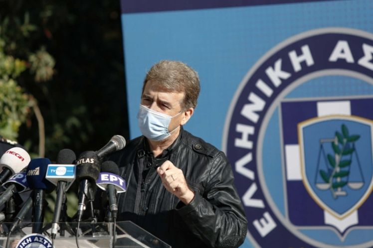 Λευκή βίβλος της αστυνομίας και πράσιν’ άλογα