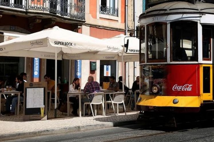 Η Πορτογαλία επιστρέφει στην κανονικότητα