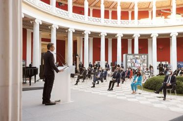 Ο Μητσοτάκης ύμνησε την ΕΕ και εξόρκισε το δημοψήφισμα και…