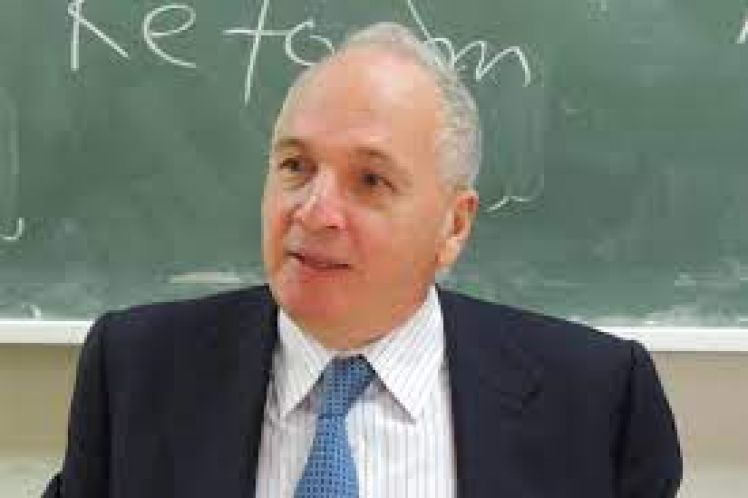 Πωλ Ισαάκ Χάγουελ: “Οι Ρομά έχουν μόνο τον δρόμο μπροστά τους”