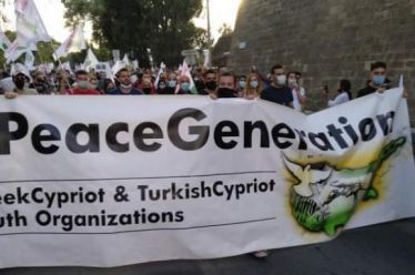 Κύπρος: Δύο κόσμοι σε σύγκρουση λίγο πριν τις εκλογές