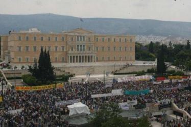 10 χρόνια μετά την εμβληματική μάχη του Μεσοπρόθεσμου
