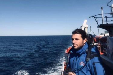 Ο Ιάσονας, ο διασώστης, το βραβείο το έχει στην αγκαλιά…