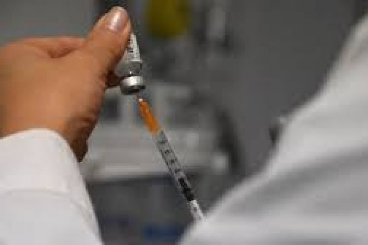 Κορωνοϊός: Γιατί οι εμβολιασμένοι και κολλάνε και μεταδίδουν