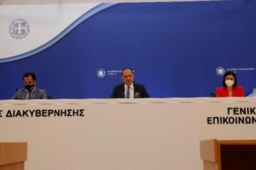 Οι κυβερνητικές επιλογές φουντώνουν (και πάλι) τα κρούσματα